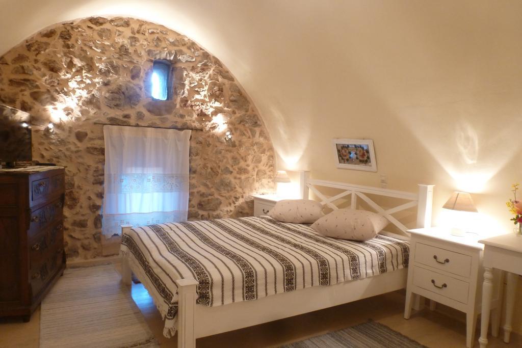 To Petradi Avgonima Quarto foto